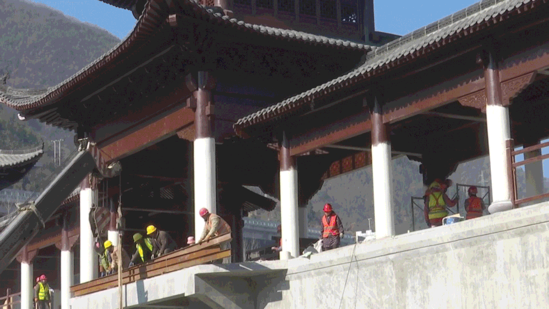 元旦我在岗｜保康城区三座桥梁建设正酣