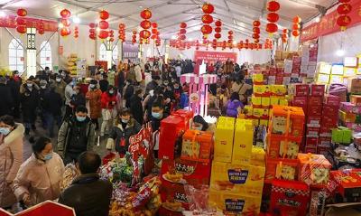 买年货过大年 赤壁年货节热闹开市