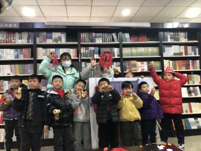 绘本“年”说、 手工制作、合影留念！新华书店这样引领“小读者”过新年——