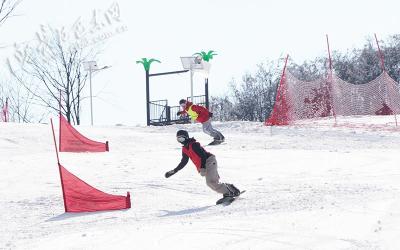 恩施绿葱坡滑雪场高级雪道正式开放