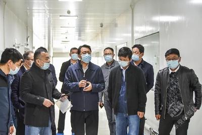 杨良锋在赤壁调研时要求：以优质服务助推企业高质量发展