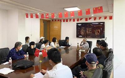 大桥社区组织观看大型廉政文化纪录片