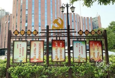 文明城市看赤壁丨公益广告扑面而来 文明标签随处可见