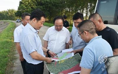 下基层察民情解民忧暖民心| 董方平、葛军开展实践活动暨落实河湖库长制巡查陆水河工作