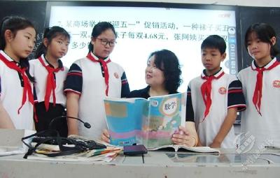 她向孩子们捧出一颗心来 ——记赤壁市蒲纺二小优秀教师张晓芳