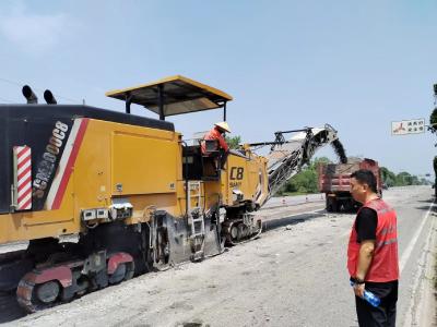 宜城市公路管理局抢抓利好天气做好公路养护