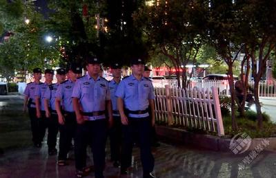 赤壁市警方强力开展夏夜治安巡查宣防集中统一行动  