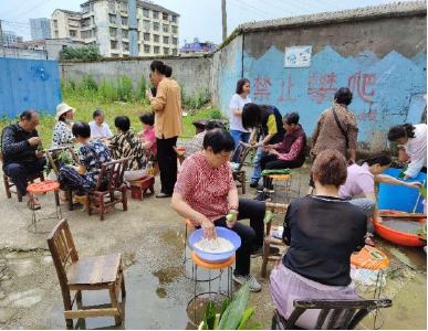 文明单位风采(30) | 陆水湖湿地管理处党员干部下沉小区开展送温暖送爱心活动