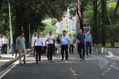 河南郏县教育体育局到赤壁市高中学校考察交流