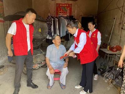 茶发集团开展“庆七一 关心关爱老党员 志愿服务送温暖”活动