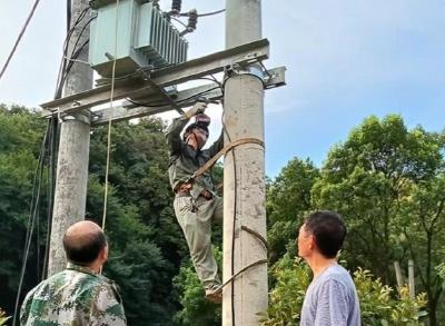 官塘驿林场：变电整改送清凉