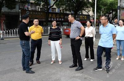 下基层察民情解民忧暖民心|市领导调研蒲圻街道金鸡山社区“创文”工作