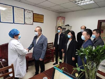 张定宇调研赤壁市中医医院工作