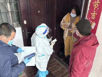 市委编办：党员干部下沉社区一线参与疫情防控