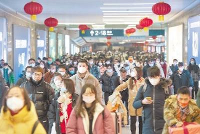 铁路客流进入春运高峰 天河机场吞吐量重回7万人次