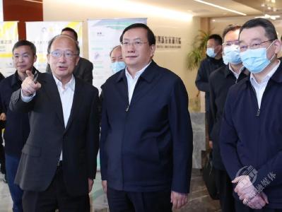 王忠林调研武汉产业创新发展研究院