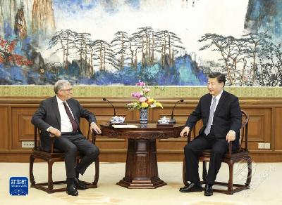 习近平会见美国比尔及梅琳达·盖茨基金会联席主席比尔·盖茨
