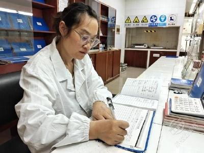 万晓英：兢兢业业讲奉献 平凡岗位绽芳华