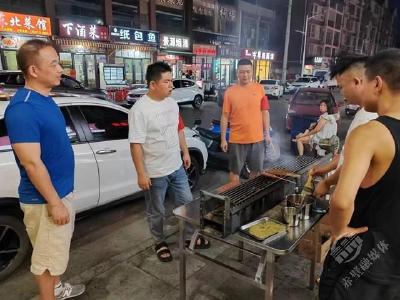 赤马港大桥社区开展餐饮油烟污染巡查监管工作