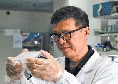 中国载人航天首飞二十年