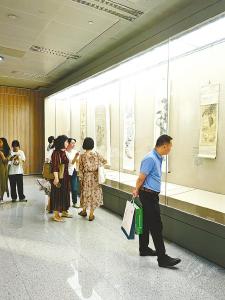 贺良朴书画及馆藏文献精品展在省图书馆开展