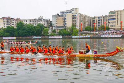 2025年赤壁市端午龙舟赛来啦！全程直播！快来为你支持的队伍投票吧~