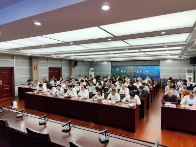 赤壁市收听收看咸宁市民营经济发展大会：统筹做好扩量增效赋能纾困文章 加快建设民营经济发展新高地