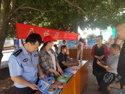 屋场说法进社区 法治宣传入民心