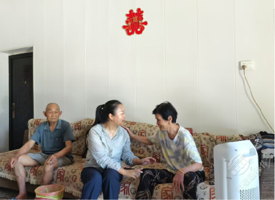 黄盖湖镇：“七一”致敬“银发先锋”，五十年党龄映初心