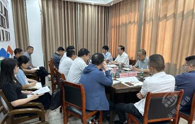 葛军参加西街社区2025年第二季度党建联席会议