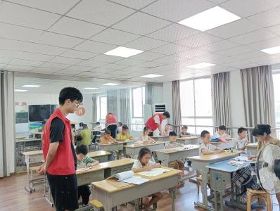 蒲圻街道鲫鱼桥社区第四期暑期学堂开班 助力辖区儿童多彩假期