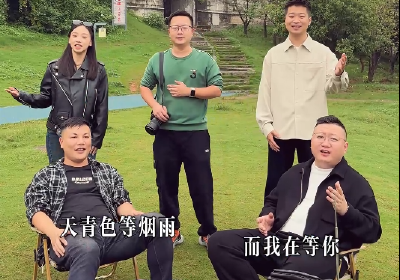 到赤壁吃关刀鱼，听怀旧老歌