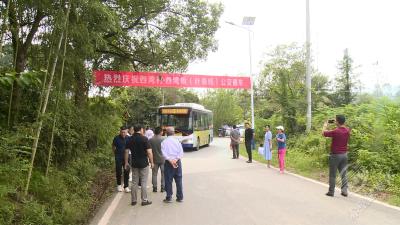 21路城乡公交重新规划线路 泉洪岭村村民开启便捷、经济的公交出行模式