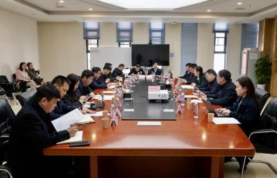 咸宁市高投集团来赤壁市洽谈 多领域合作推动双方共同发展