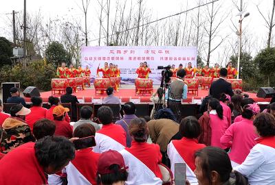 凤舞乡韵情暖毕畈 文明婚恋新风尚