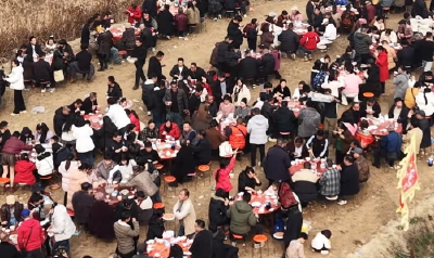 赤壁官塘驿镇大竹山村“刨猪宴”来了