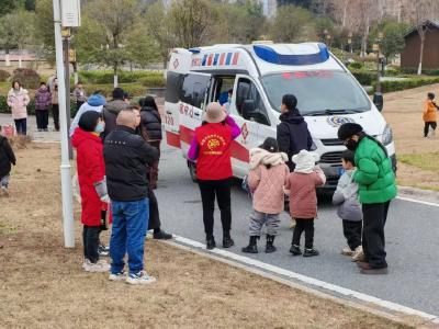 紧急救援！赤壁市科技馆志愿者及时施救昏迷市民