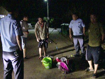 赤壁市严打非法捕捞和“三无”涉渔船舶