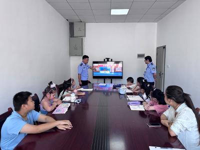 安全不放假 民警宣讲进暑期托管班