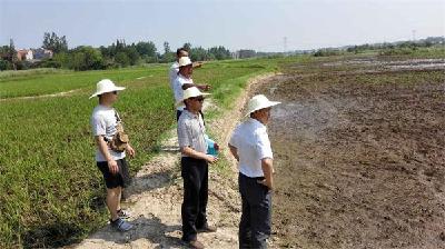 陈爱国赴孝南区陡岗镇王砦村部署救灾帮扶工作