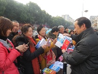 市法律援助中心借力推介再上台阶