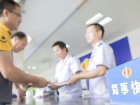 【图说税事】时刻置顶税户需求  青年建功办税厅