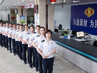 【图说税事】时刻置顶税户需求  青年建功办税厅