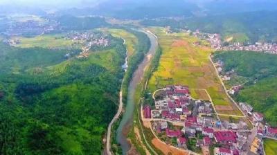 河口镇“百企帮百村” 惠及贫困人口