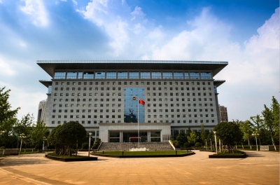 市政府召开六届十三次常务会
