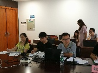 【孝感市门户网站改版专家论证会】6月22日，我市召开孝感市门户网站改版专家论证会，组织相关专家论证孝感市门户网站改版方案，旨在对孝感市门户网站进行新一轮的全新改版，提升网站服务孝感经济社会的能力和水平，力争将门户网打造成孝感“网上政务信息总汇、网上行政服务超市、网上群众诉求办理平台、网上孝感百科全书、网上宣传推介孝感重要窗口”。