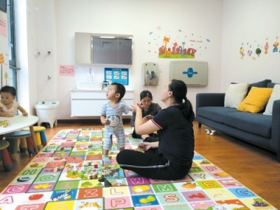 孝感市总工会考评验收“爱心母婴室”