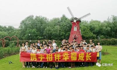 【最美扶贫故事】孤儿姐妹上学记