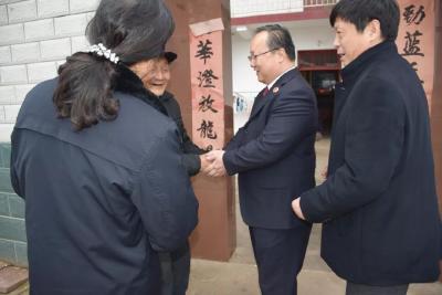 孝感市检察院第四党支部：不忘初心检察为民 扶贫帮困有你有我
