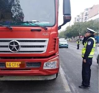 孝感交警严防死守 确保“百日安全行动”取得实效